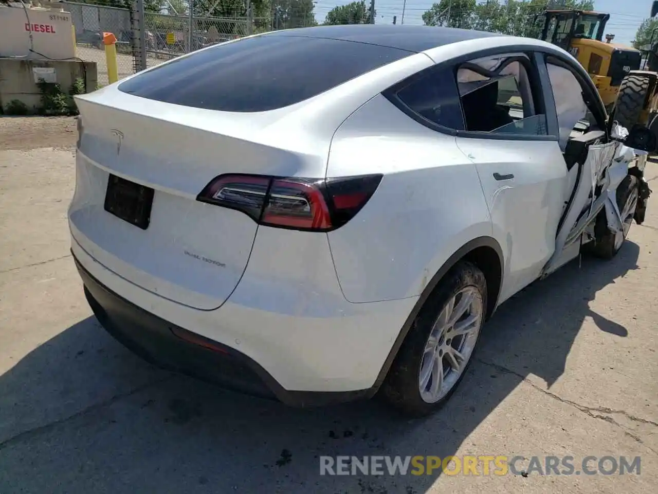 4 Photograph of a damaged car 5YJYGDEE4MF073163 TESLA MODEL Y 2021