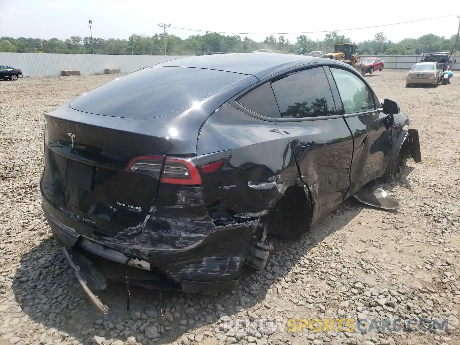 4 Photograph of a damaged car 5YJYGDEE4MF076502 TESLA MODEL Y 2021