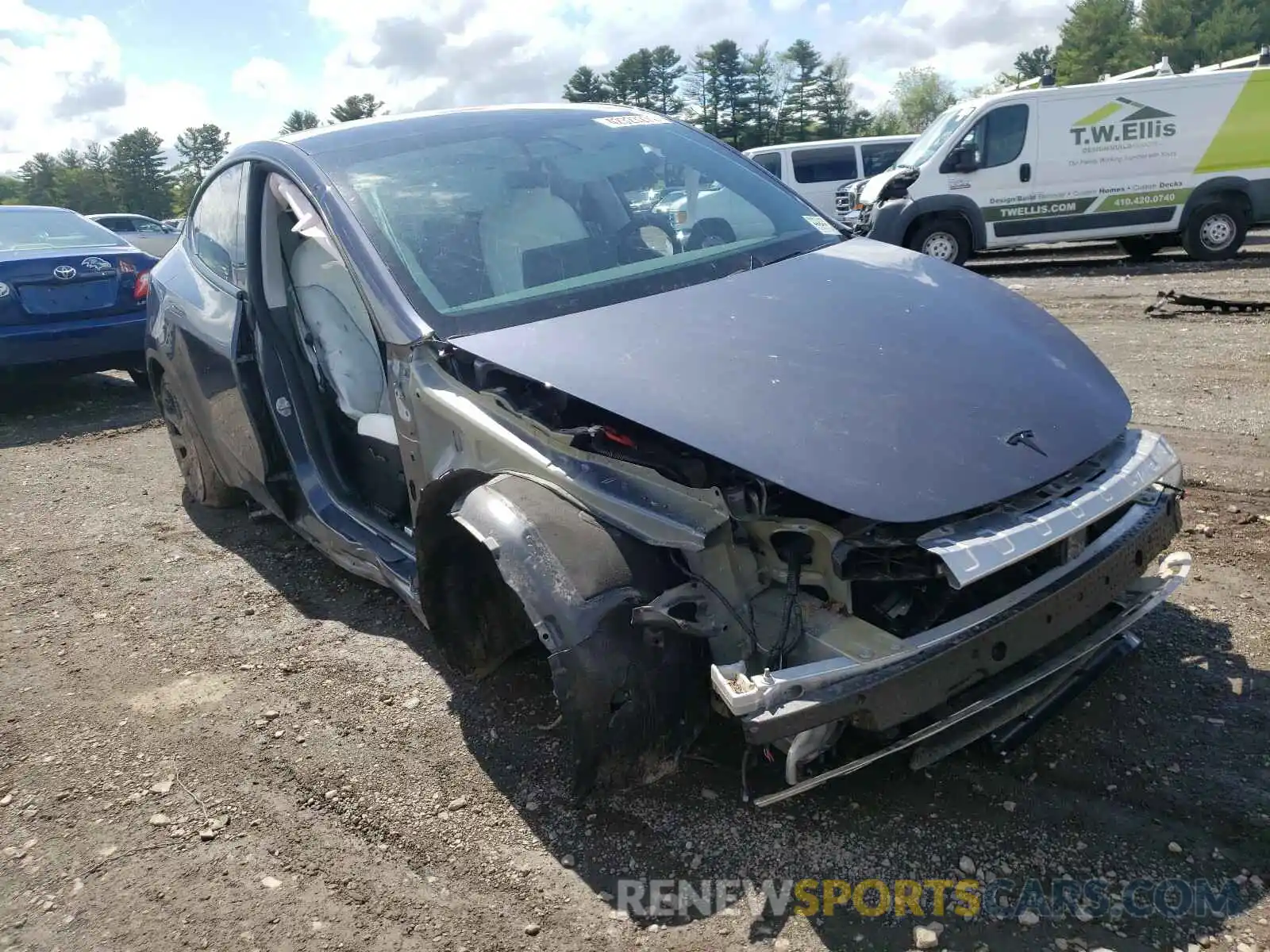 1 Photograph of a damaged car 5YJYGDEE4MF078993 TESLA MODEL Y 2021