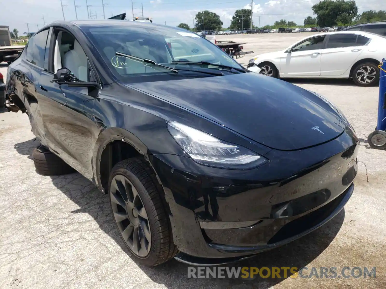 1 Photograph of a damaged car 5YJYGDEE4MF080873 TESLA MODEL Y 2021