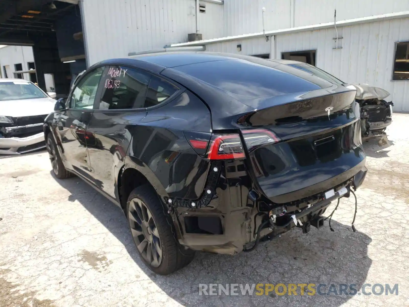 3 Photograph of a damaged car 5YJYGDEE4MF080873 TESLA MODEL Y 2021