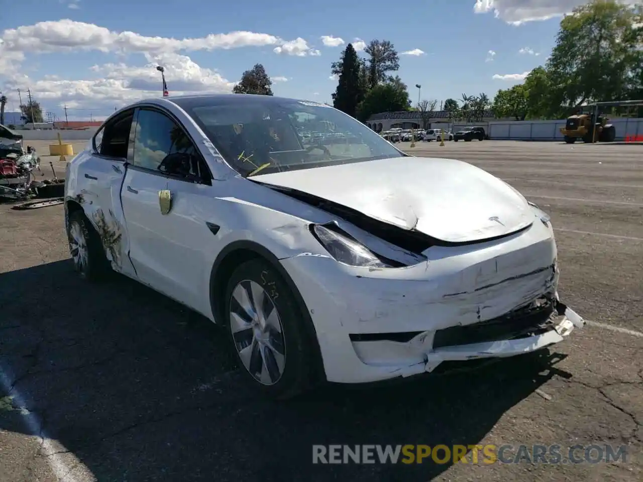 1 Photograph of a damaged car 5YJYGDEE4MF082252 TESLA MODEL Y 2021