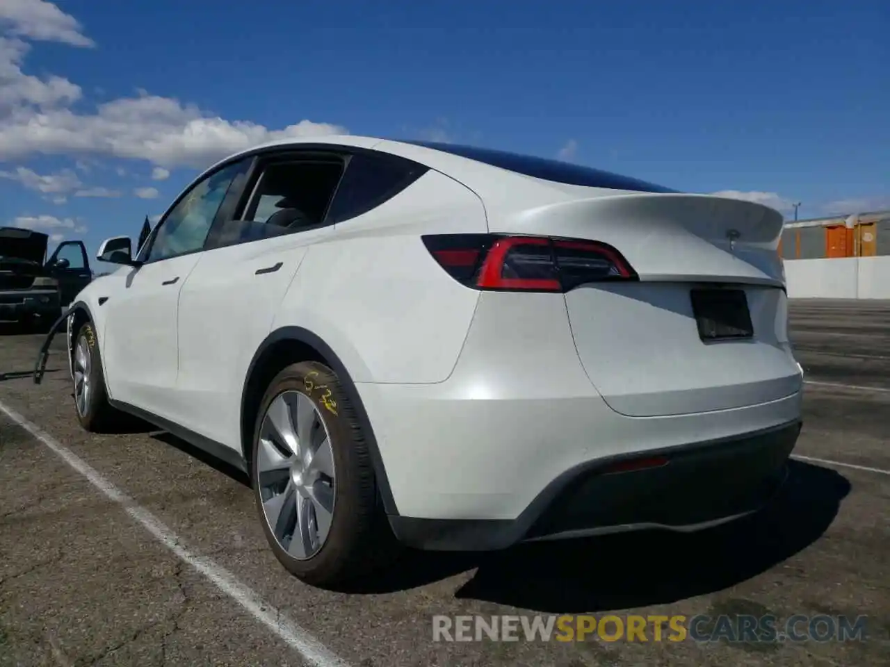 3 Photograph of a damaged car 5YJYGDEE4MF082252 TESLA MODEL Y 2021