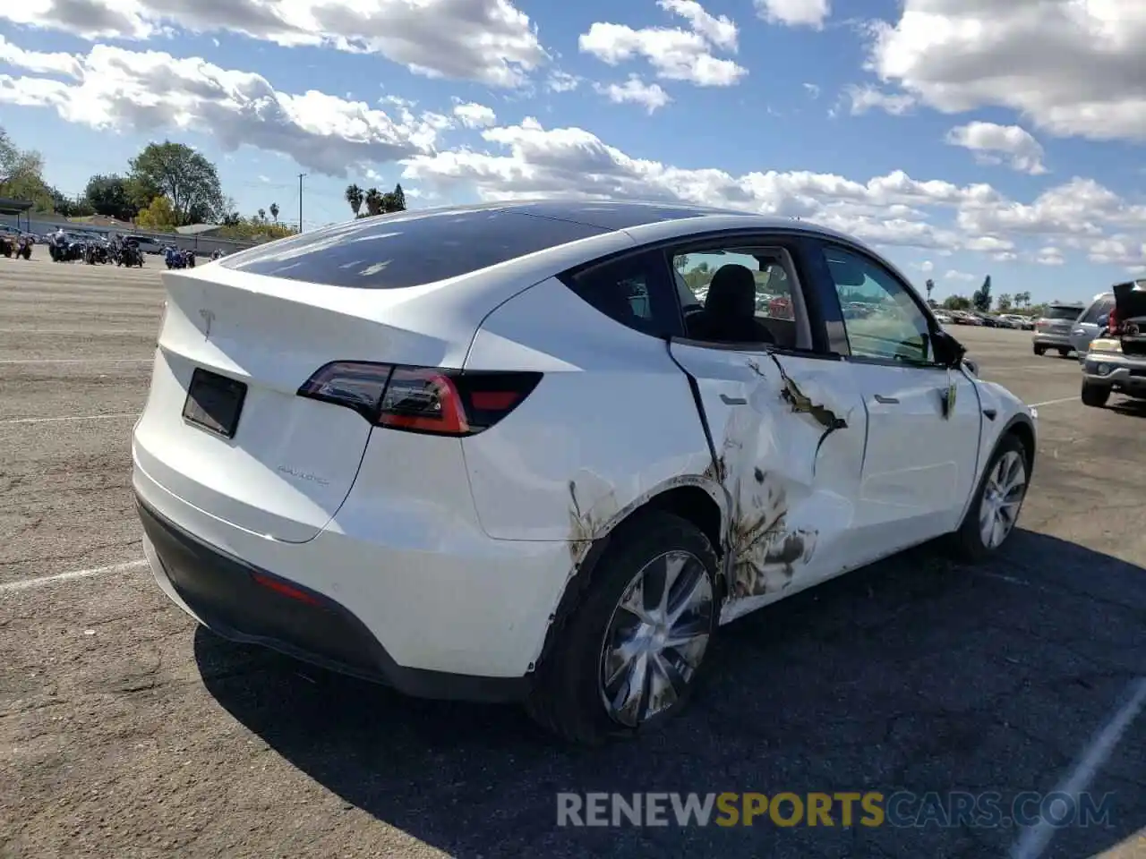 4 Photograph of a damaged car 5YJYGDEE4MF082252 TESLA MODEL Y 2021