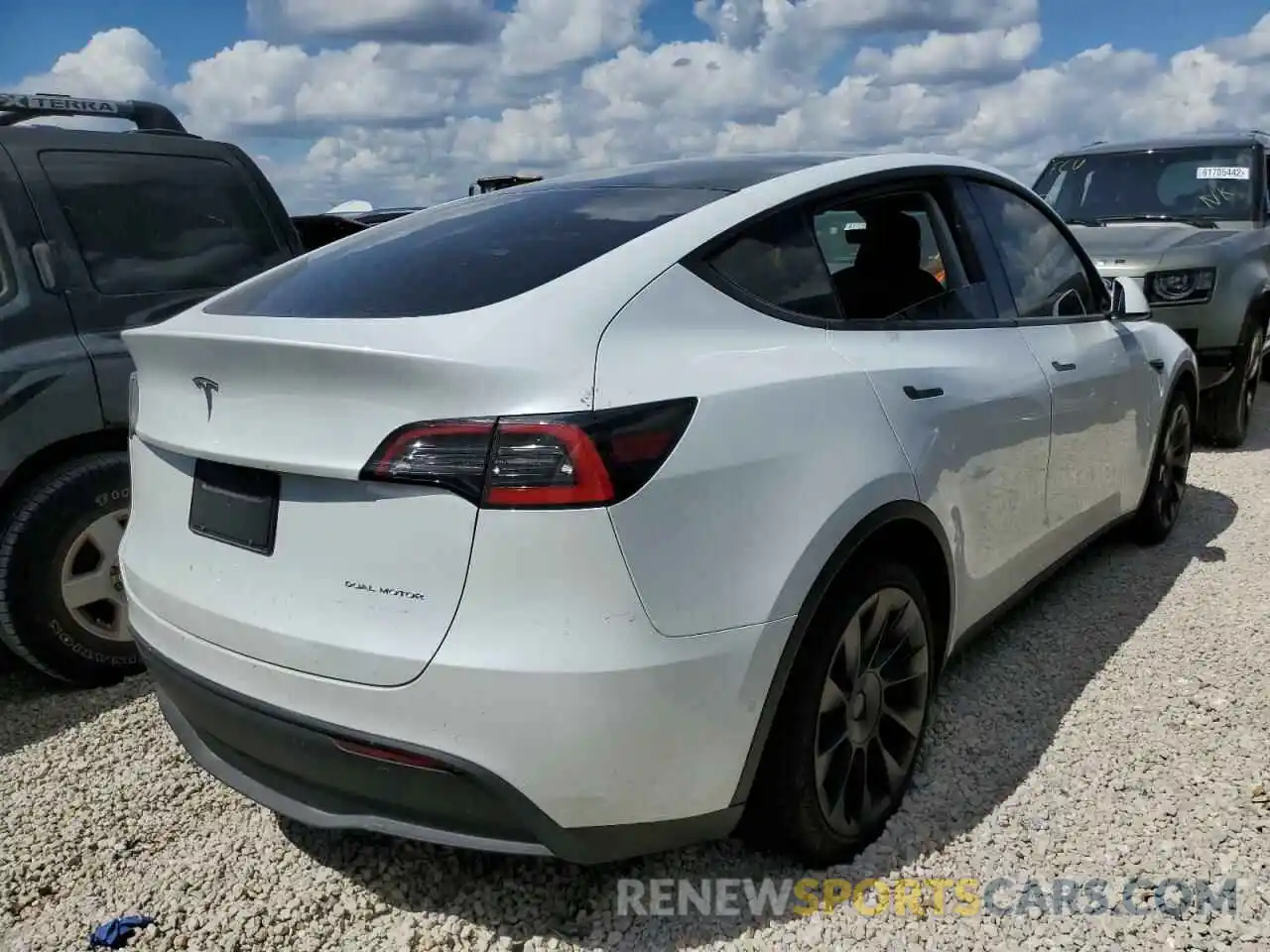 4 Фотография поврежденного автомобиля 5YJYGDEE4MF087712 TESLA MODEL Y 2021