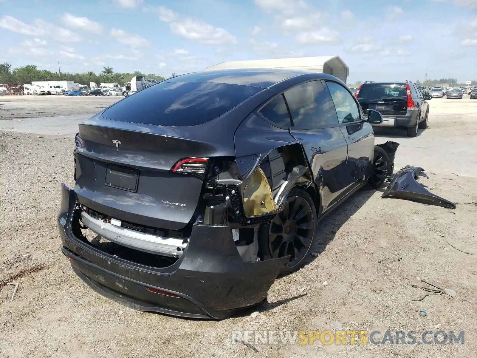 4 Photograph of a damaged car 5YJYGDEE4MF088178 TESLA MODEL Y 2021