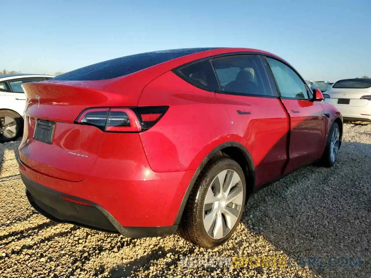 4 Photograph of a damaged car 5YJYGDEE4MF088763 TESLA MODEL Y 2021