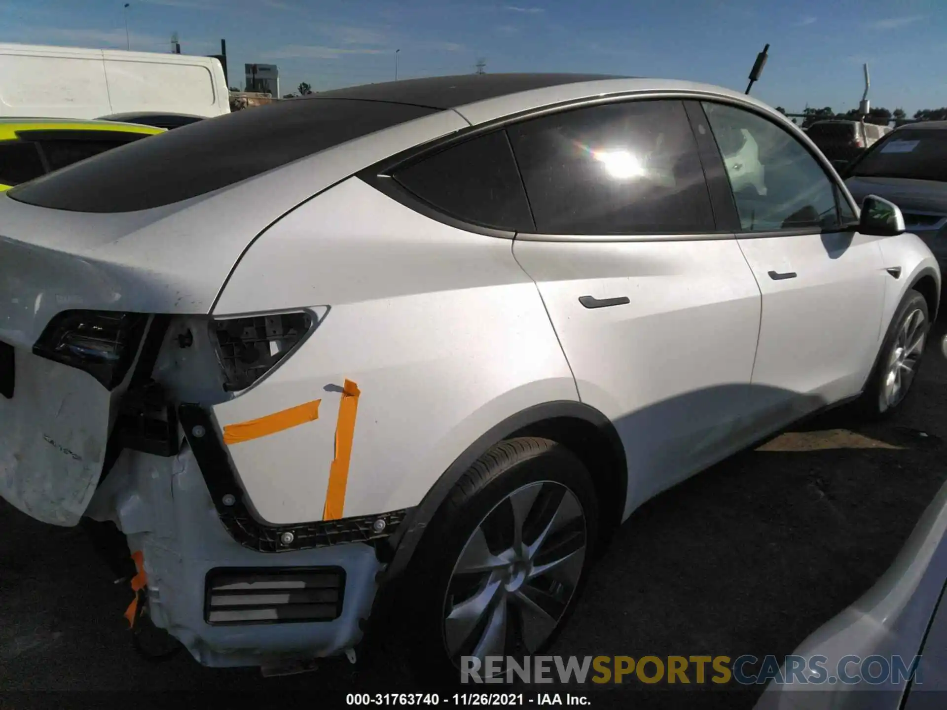 4 Photograph of a damaged car 5YJYGDEE4MF090027 TESLA MODEL Y 2021