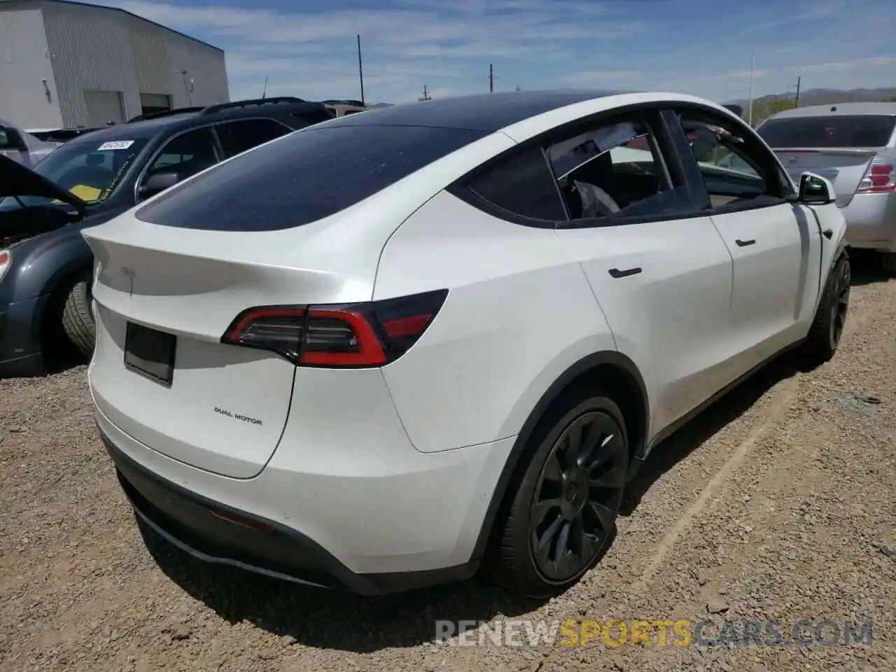 4 Фотография поврежденного автомобиля 5YJYGDEE4MF090660 TESLA MODEL Y 2021