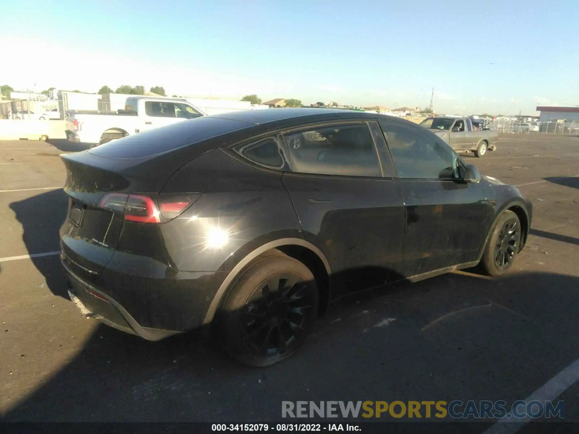 4 Photograph of a damaged car 5YJYGDEE4MF093087 TESLA MODEL Y 2021