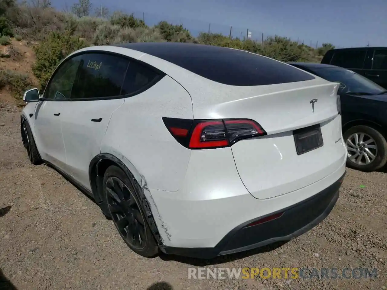 3 Photograph of a damaged car 5YJYGDEE4MF095535 TESLA MODEL Y 2021