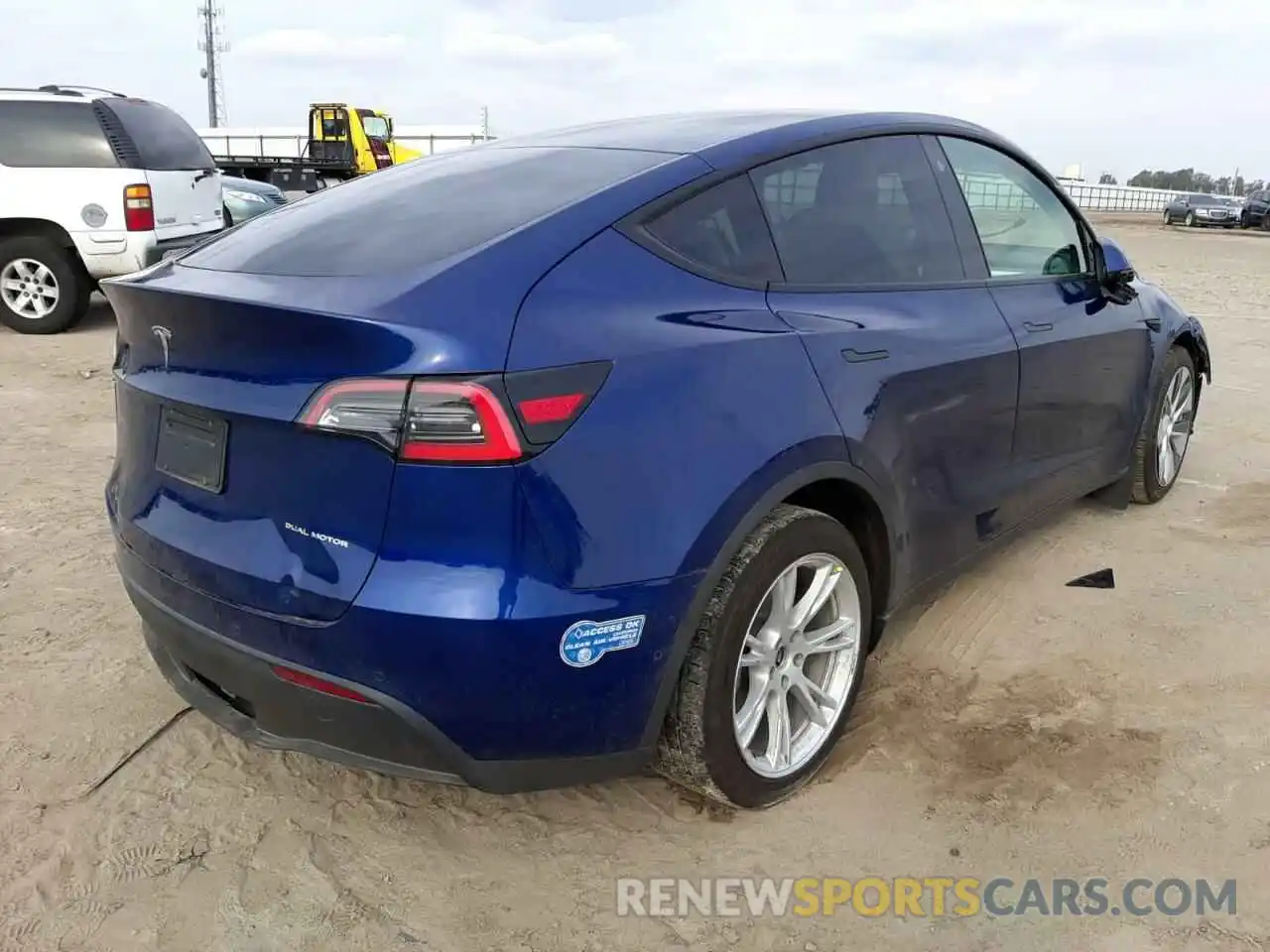 4 Photograph of a damaged car 5YJYGDEE4MF095955 TESLA MODEL Y 2021