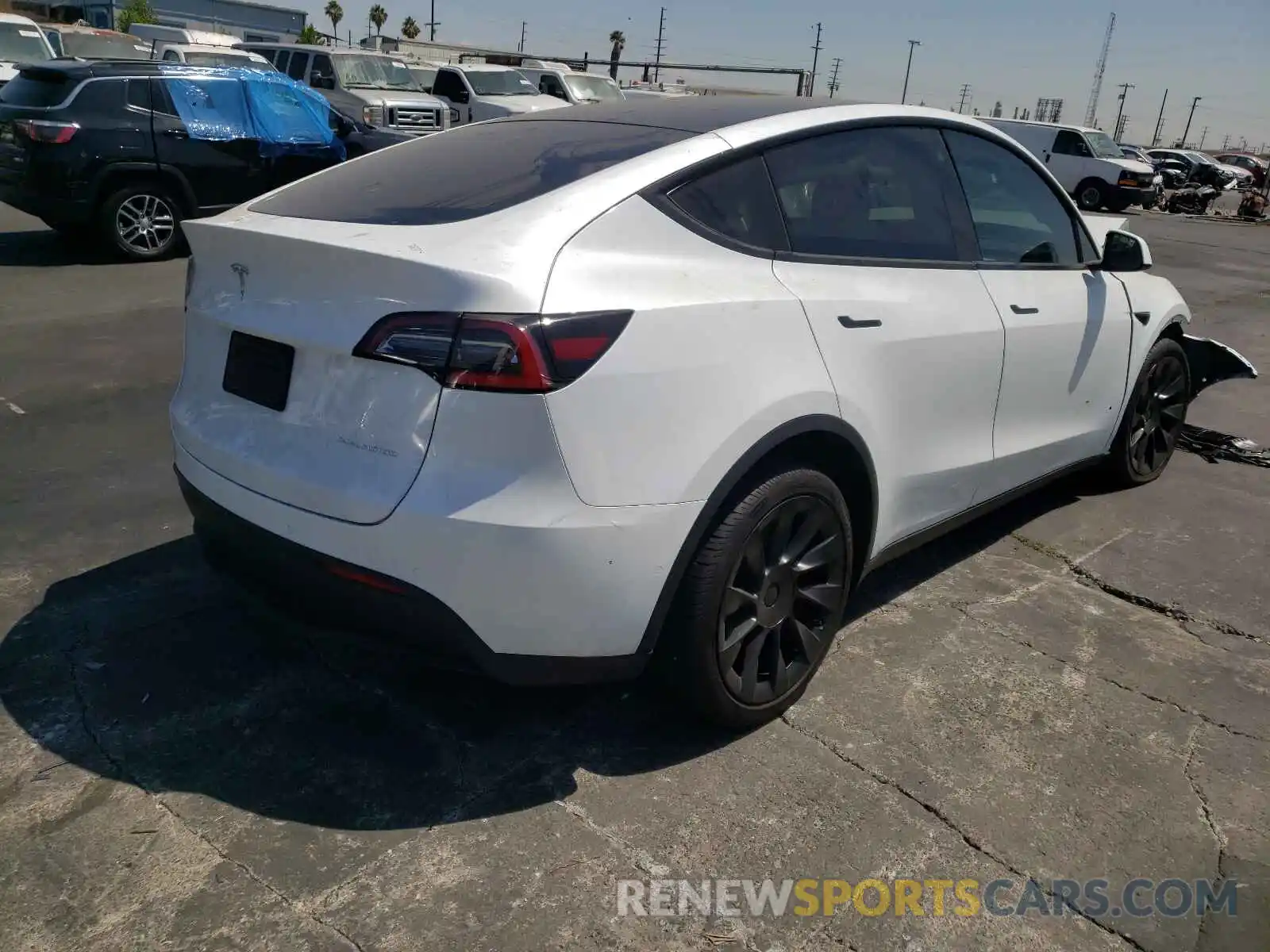 4 Photograph of a damaged car 5YJYGDEE4MF096426 TESLA MODEL Y 2021