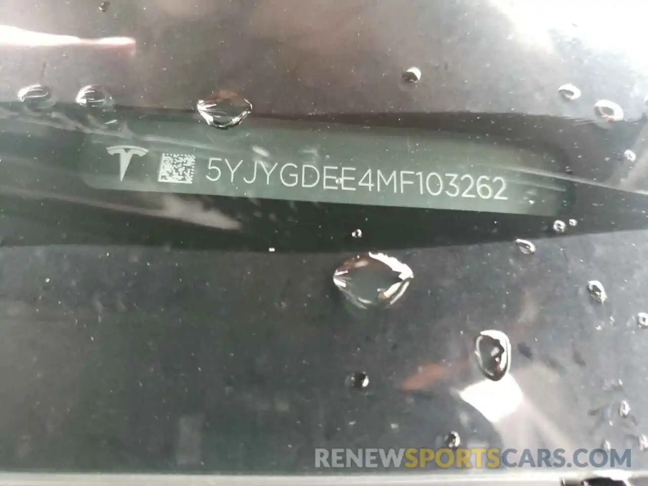 10 Photograph of a damaged car 5YJYGDEE4MF103262 TESLA MODEL Y 2021