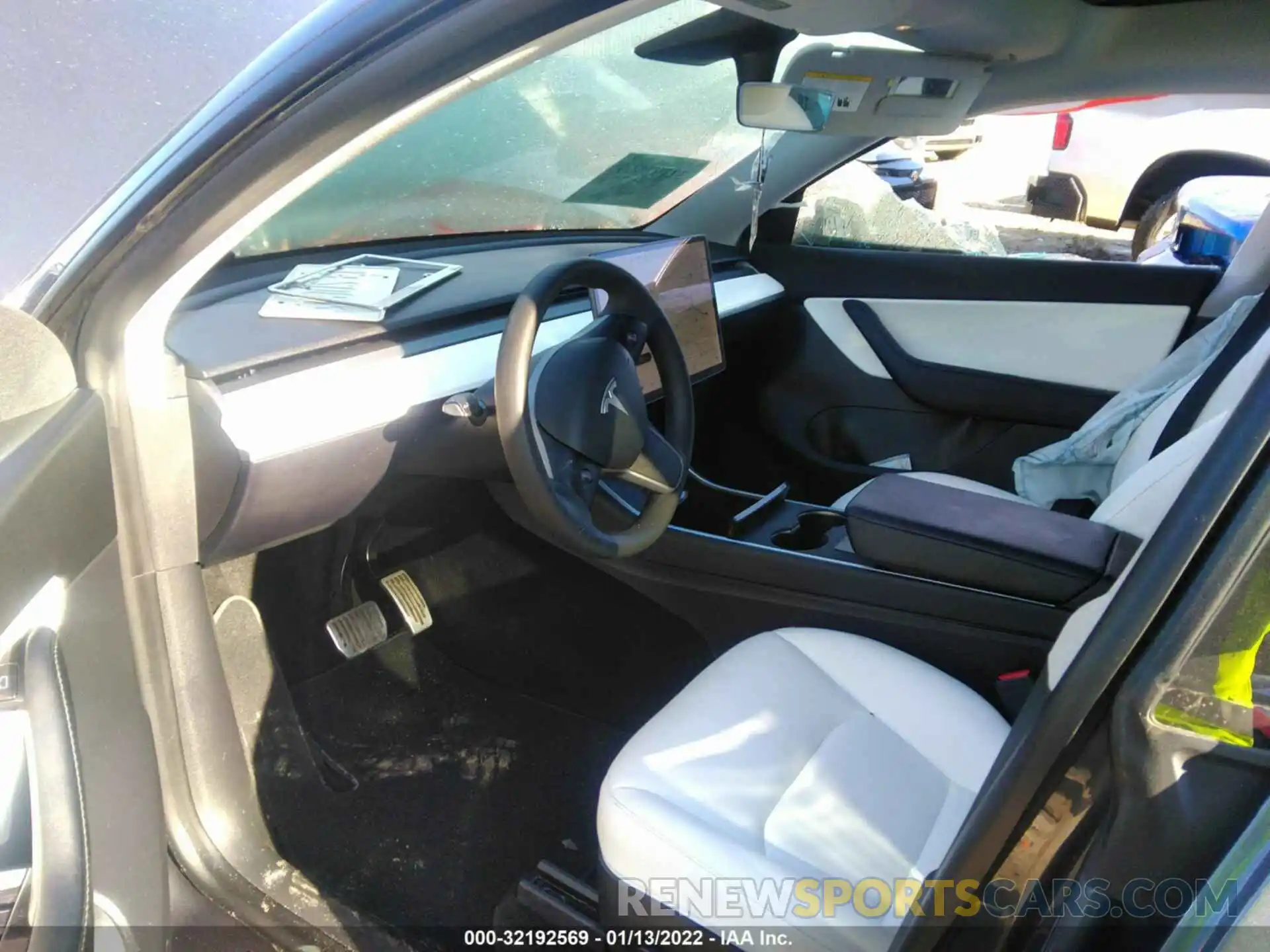 5 Photograph of a damaged car 5YJYGDEE4MF107019 TESLA MODEL Y 2021