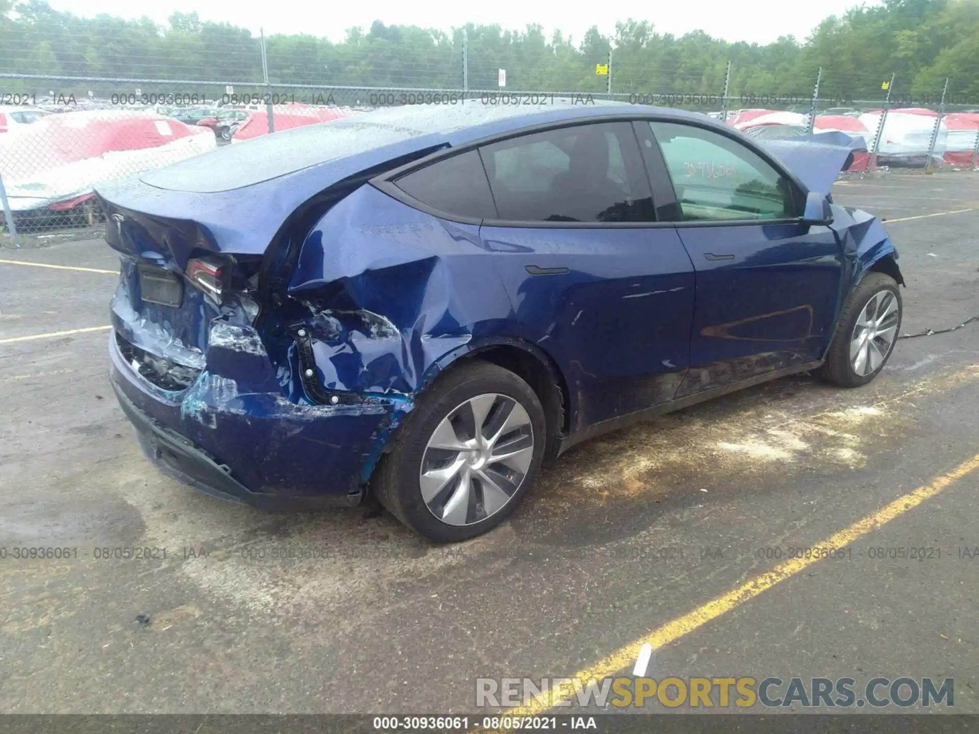 4 Photograph of a damaged car 5YJYGDEE4MF109286 TESLA MODEL Y 2021