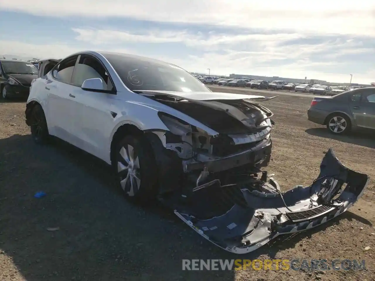 1 Photograph of a damaged car 5YJYGDEE4MF122328 TESLA MODEL Y 2021