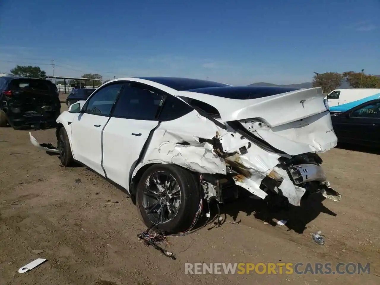 3 Photograph of a damaged car 5YJYGDEE4MF122328 TESLA MODEL Y 2021