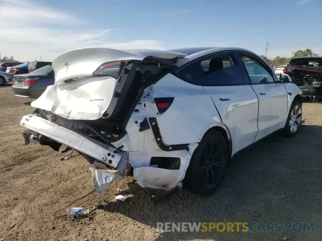 4 Photograph of a damaged car 5YJYGDEE4MF122328 TESLA MODEL Y 2021