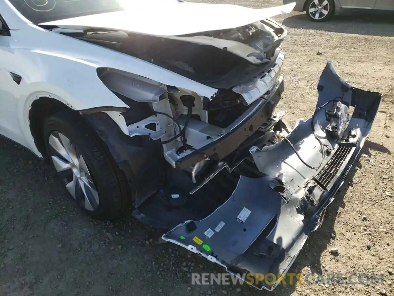 9 Photograph of a damaged car 5YJYGDEE4MF122328 TESLA MODEL Y 2021