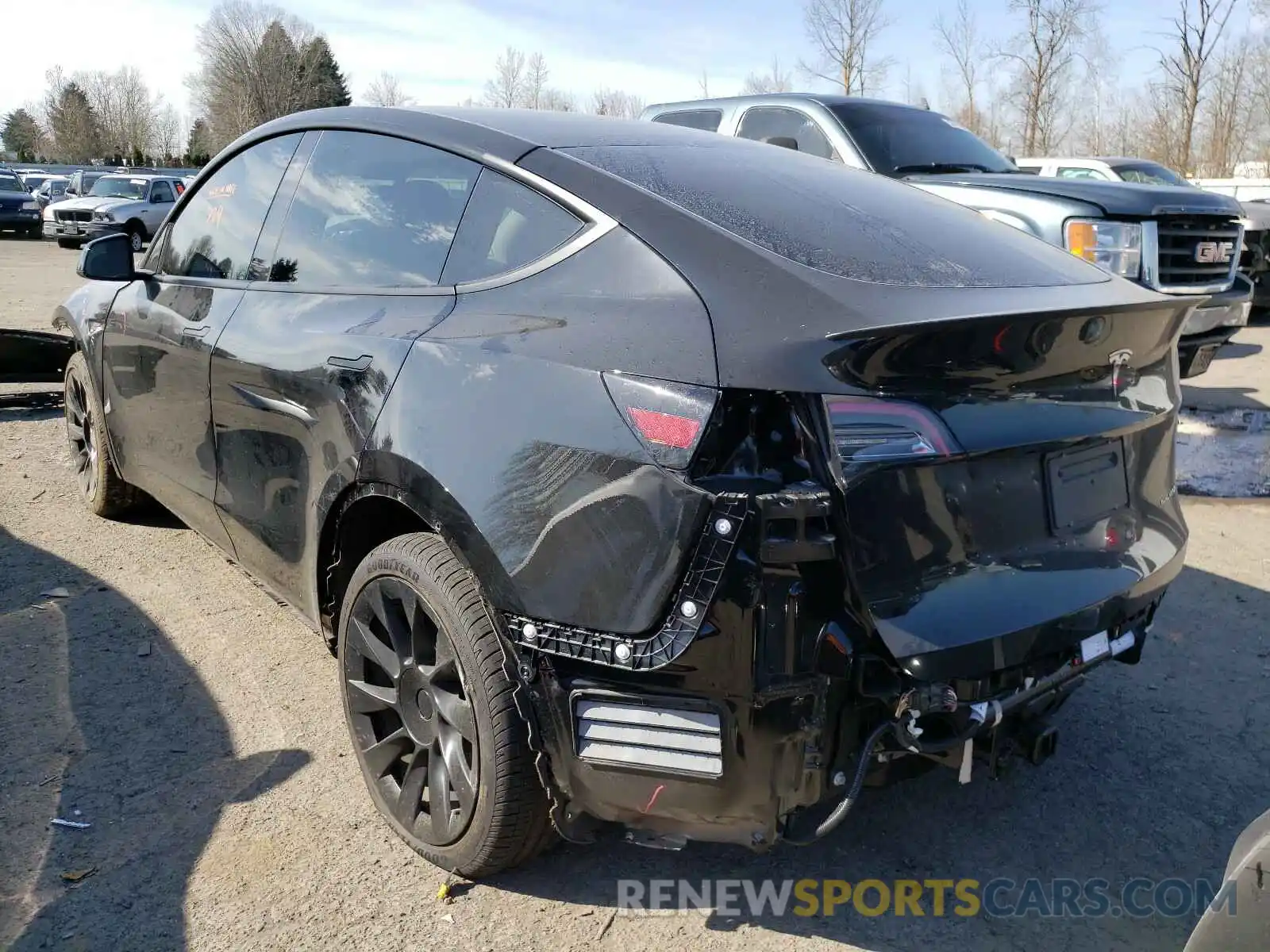 3 Photograph of a damaged car 5YJYGDEE4MF123110 TESLA MODEL Y 2021