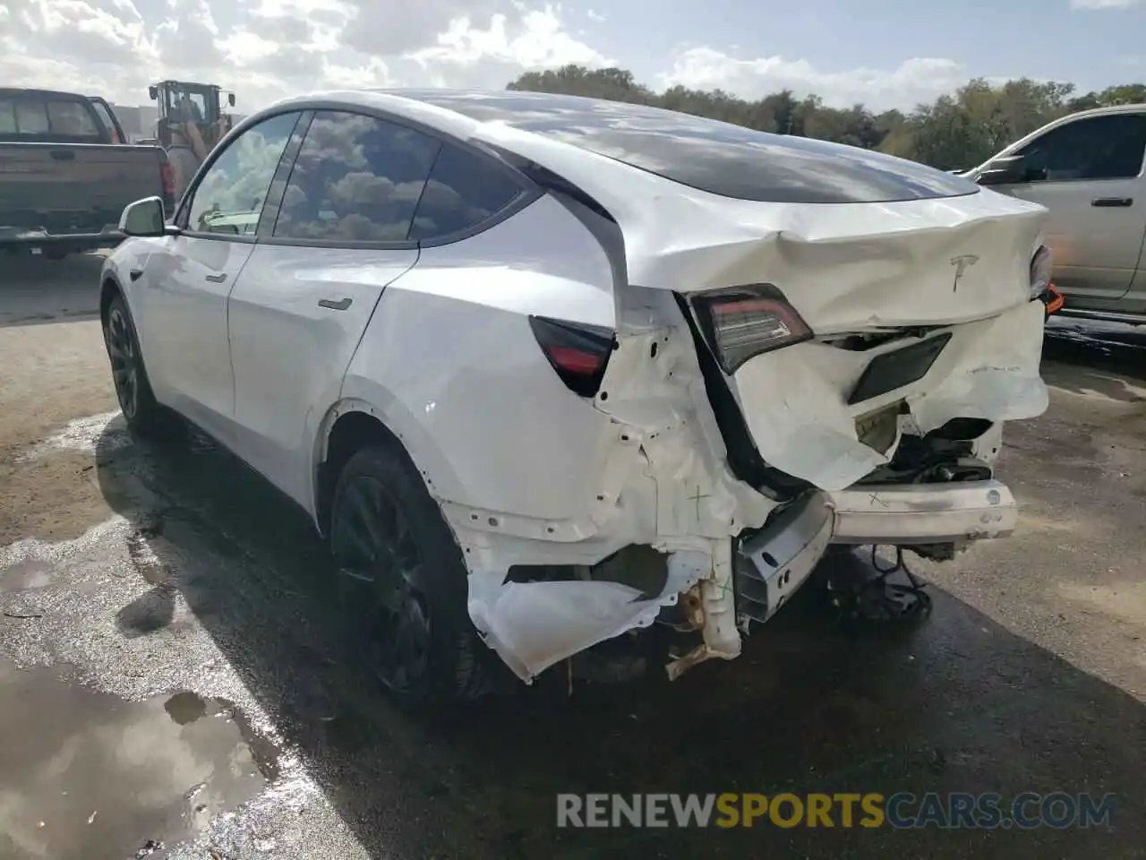 3 Photograph of a damaged car 5YJYGDEE4MF125620 TESLA MODEL Y 2021