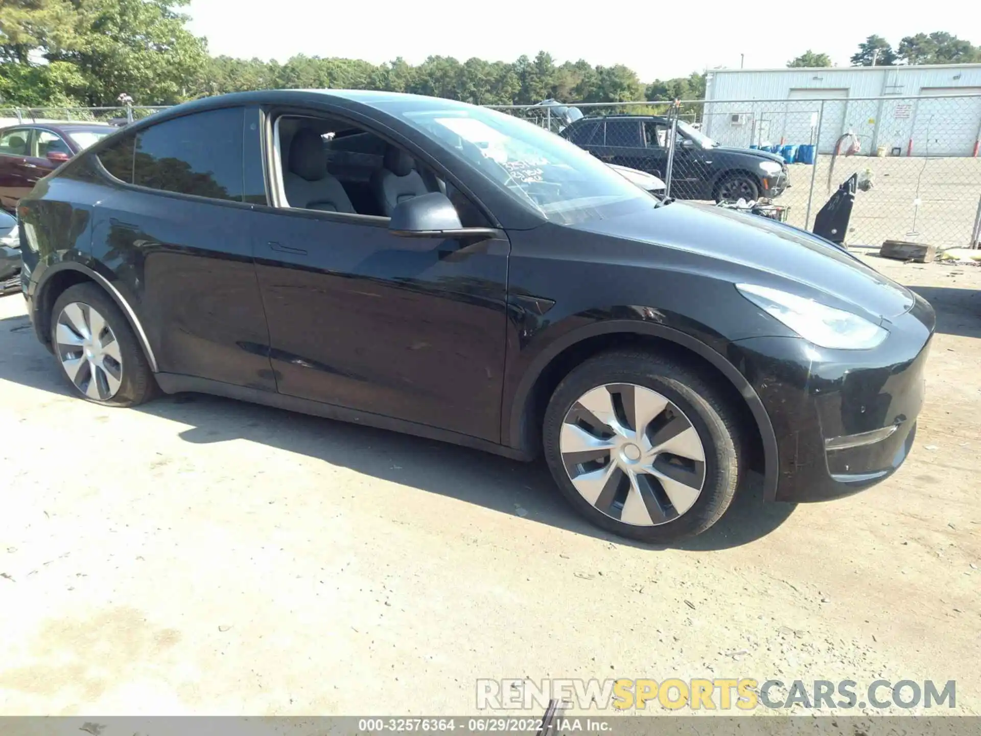 1 Photograph of a damaged car 5YJYGDEE4MF139288 TESLA MODEL Y 2021