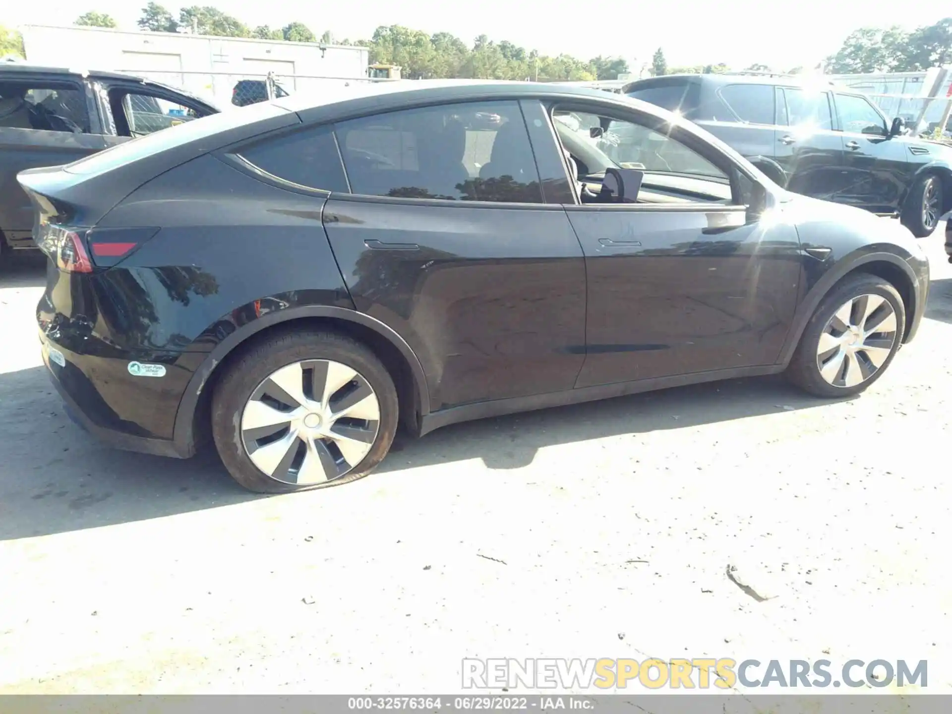 4 Фотография поврежденного автомобиля 5YJYGDEE4MF139288 TESLA MODEL Y 2021