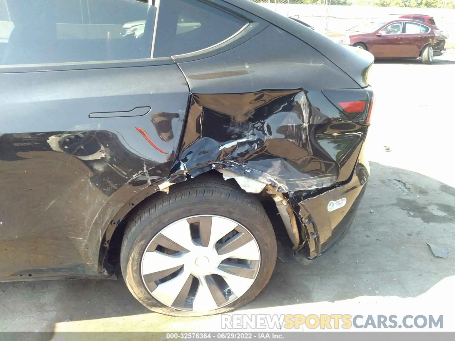 6 Photograph of a damaged car 5YJYGDEE4MF139288 TESLA MODEL Y 2021