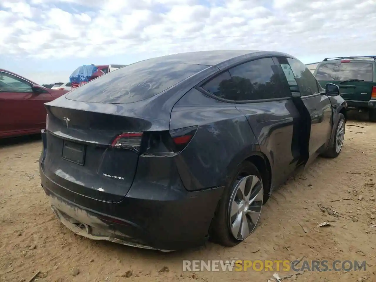 4 Photograph of a damaged car 5YJYGDEE4MF145169 TESLA MODEL Y 2021