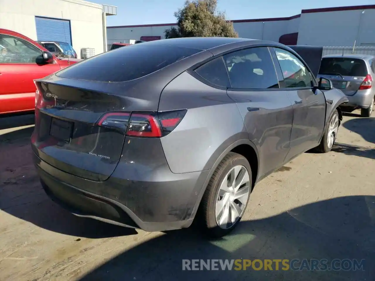 4 Photograph of a damaged car 5YJYGDEE4MF153465 TESLA MODEL Y 2021