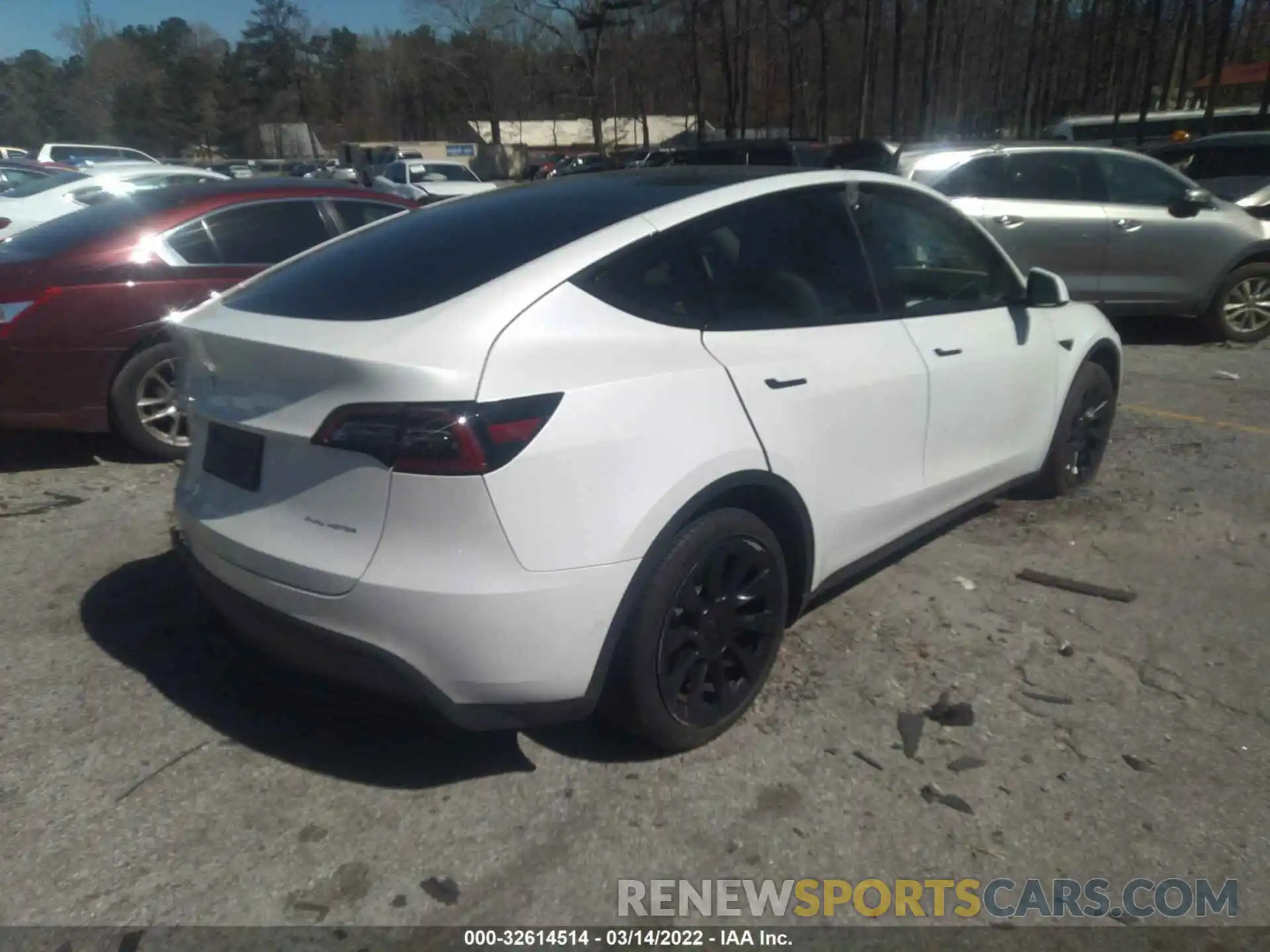 4 Photograph of a damaged car 5YJYGDEE4MF179483 TESLA MODEL Y 2021