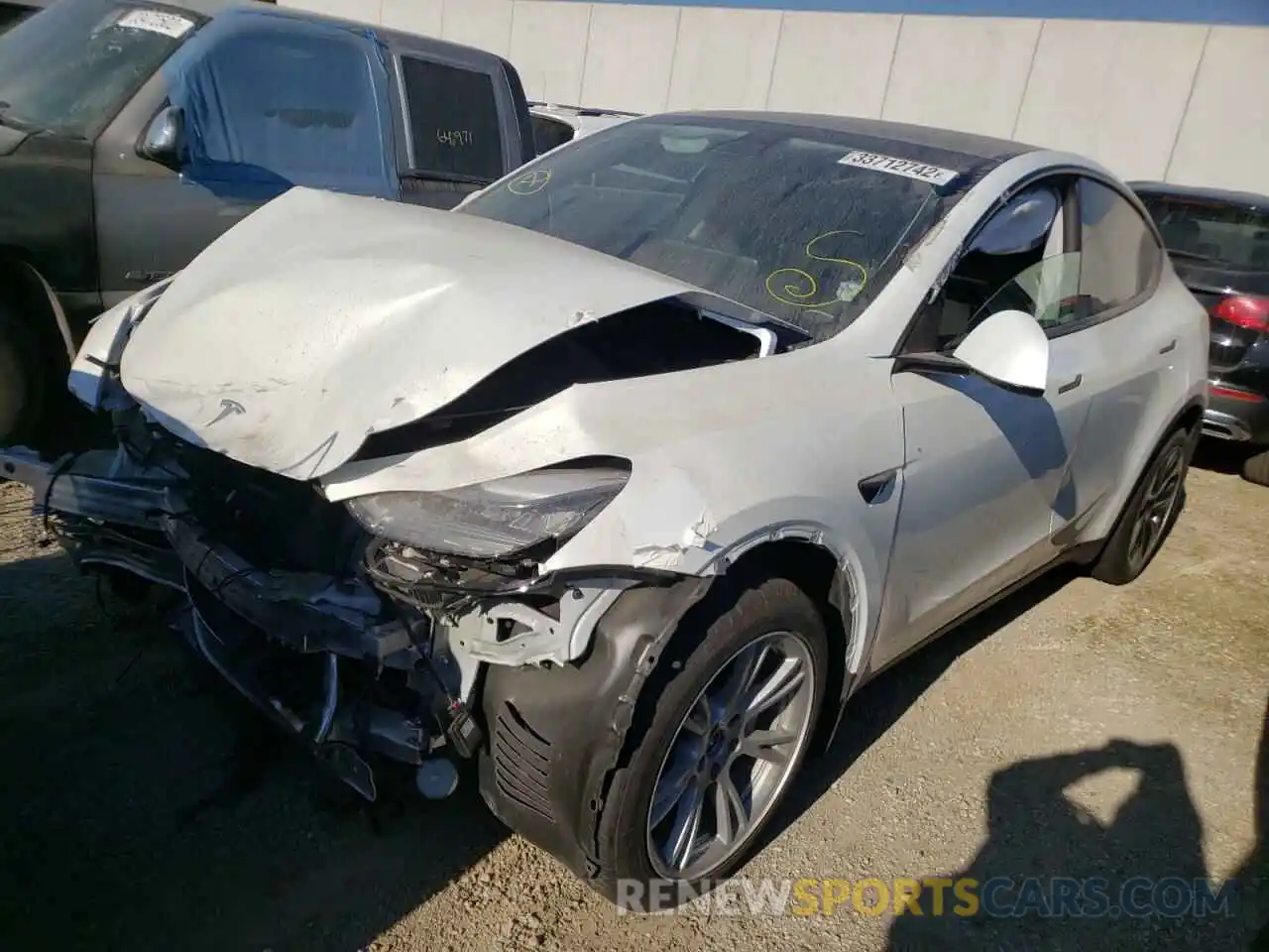 2 Photograph of a damaged car 5YJYGDEE4MF180777 TESLA MODEL Y 2021