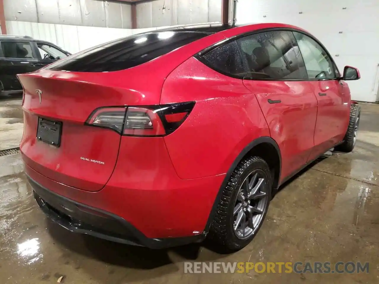 4 Photograph of a damaged car 5YJYGDEE4MF182349 TESLA MODEL Y 2021