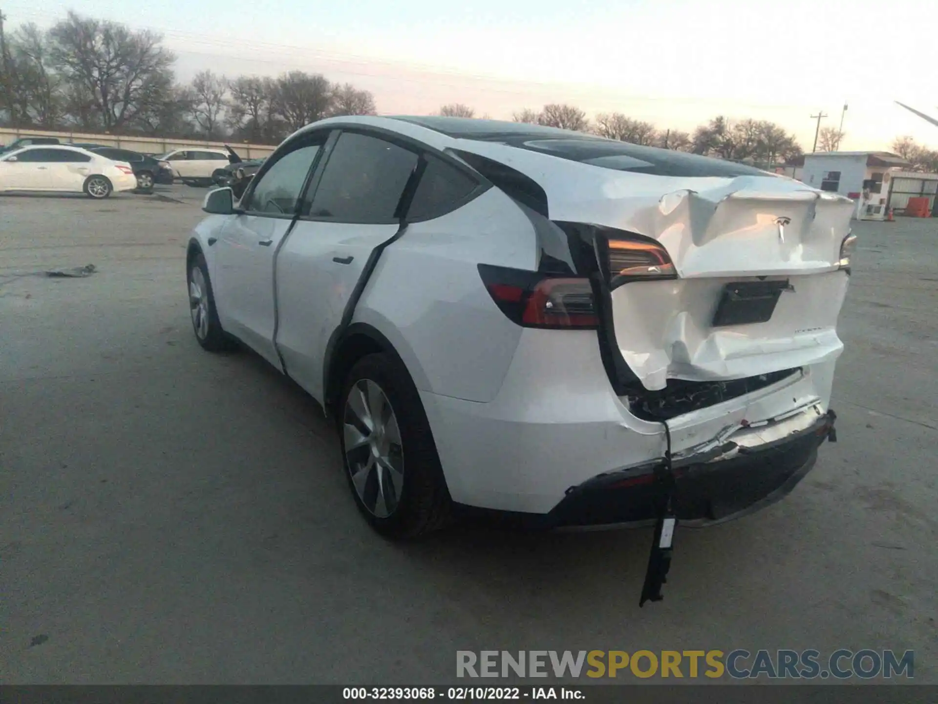 3 Photograph of a damaged car 5YJYGDEE4MF183971 TESLA MODEL Y 2021