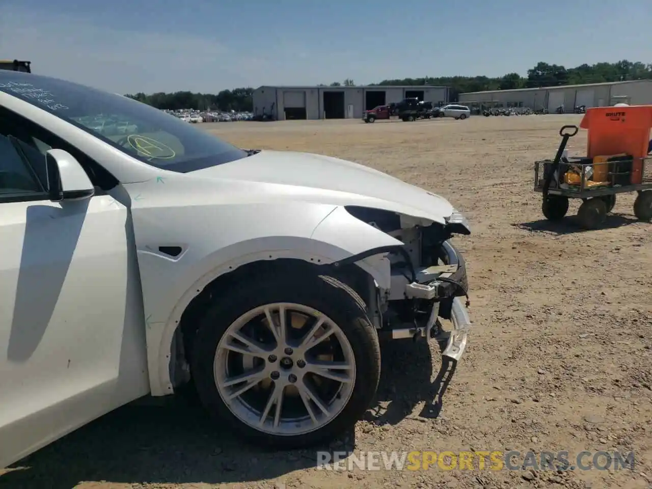 9 Photograph of a damaged car 5YJYGDEE4MF186286 TESLA MODEL Y 2021