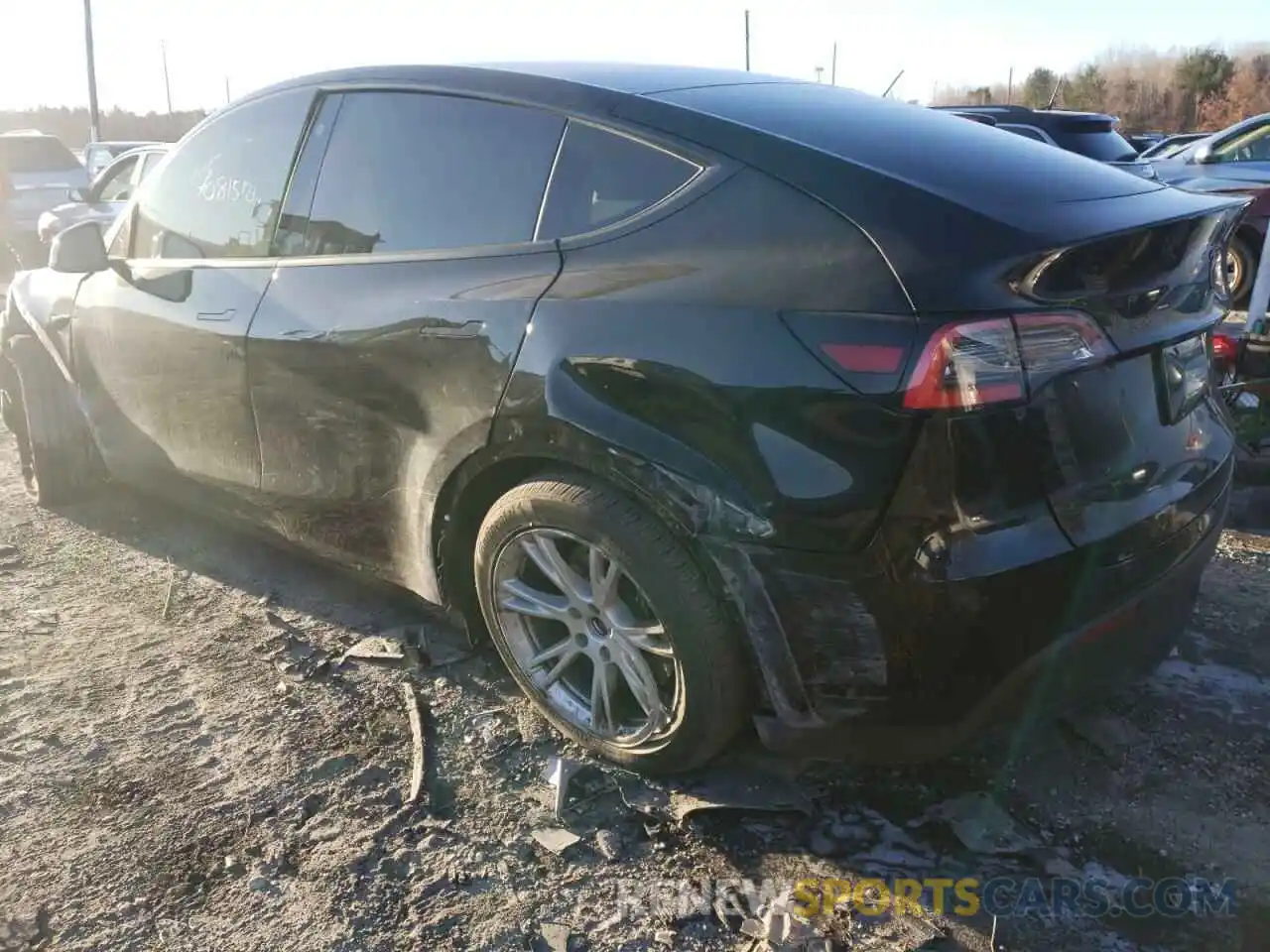 10 Photograph of a damaged car 5YJYGDEE4MF186787 TESLA MODEL Y 2021