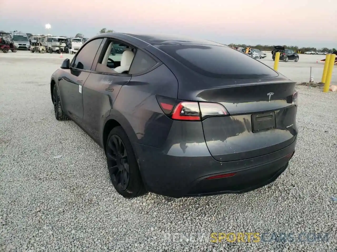 3 Photograph of a damaged car 5YJYGDEE4MF187065 TESLA MODEL Y 2021