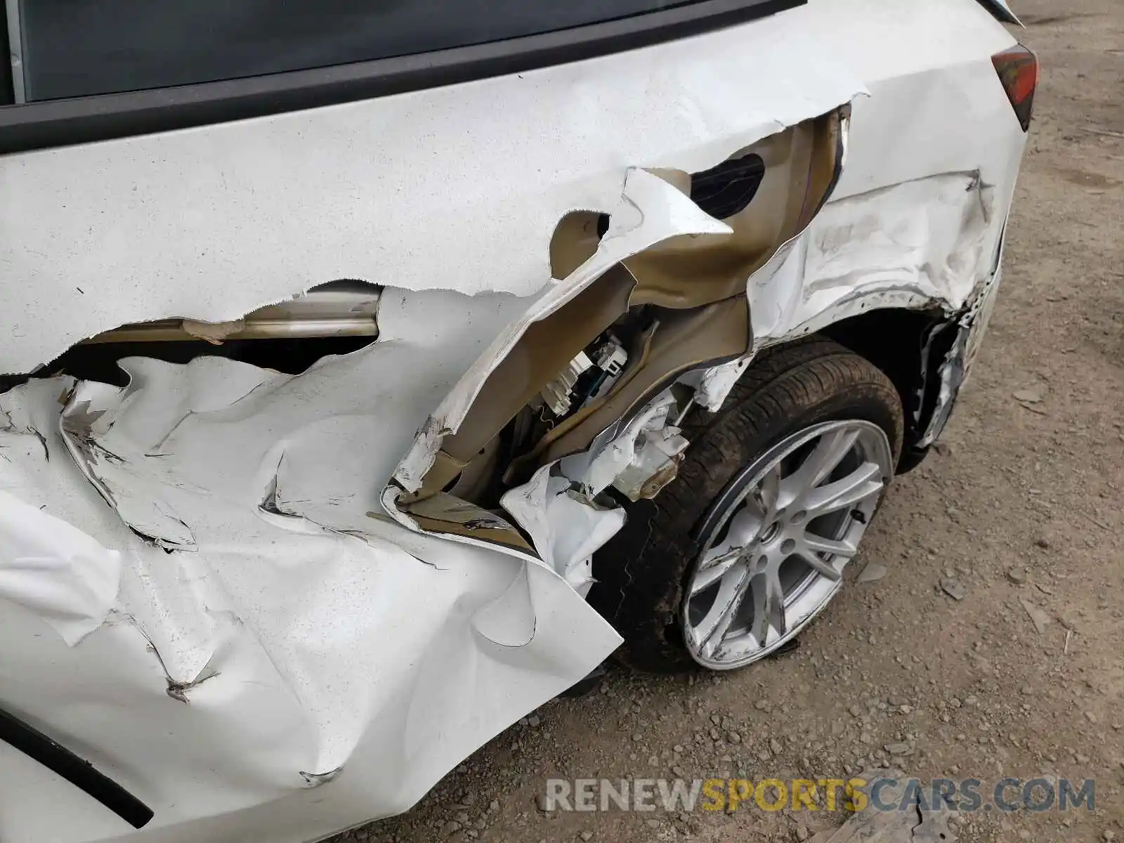 9 Photograph of a damaged car 5YJYGDEE4MF188779 TESLA MODEL Y 2021