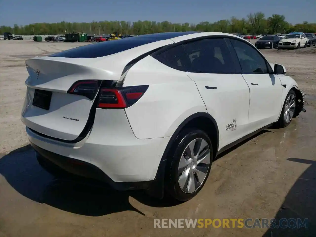 4 Photograph of a damaged car 5YJYGDEE4MF189950 TESLA MODEL Y 2021