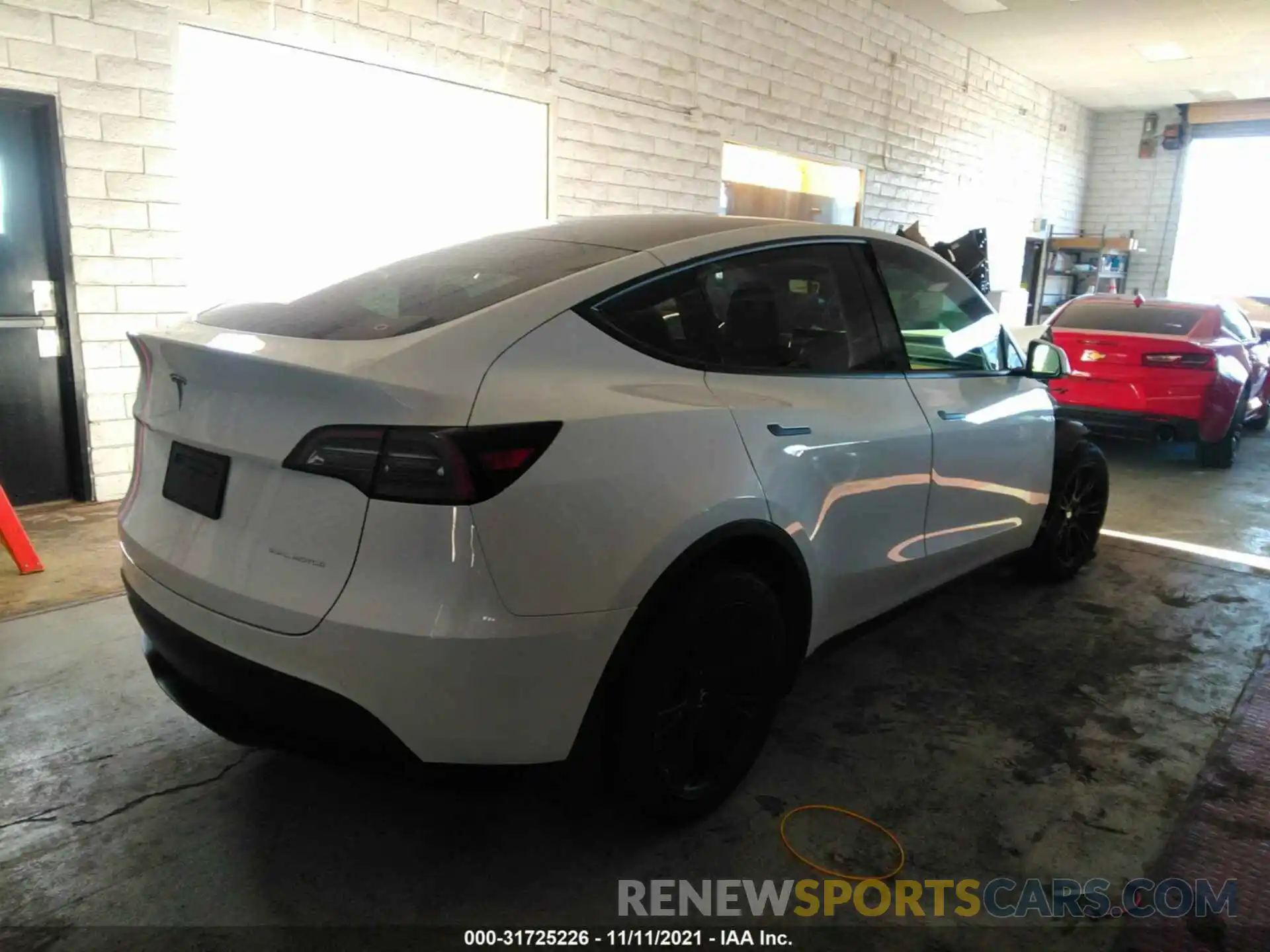 4 Photograph of a damaged car 5YJYGDEE4MF194324 TESLA MODEL Y 2021