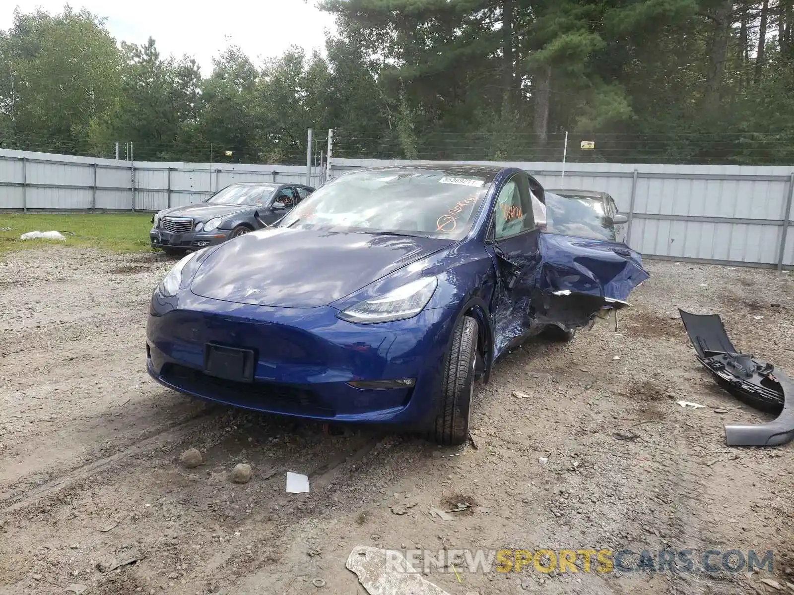 2 Photograph of a damaged car 5YJYGDEE4MF195425 TESLA MODEL Y 2021