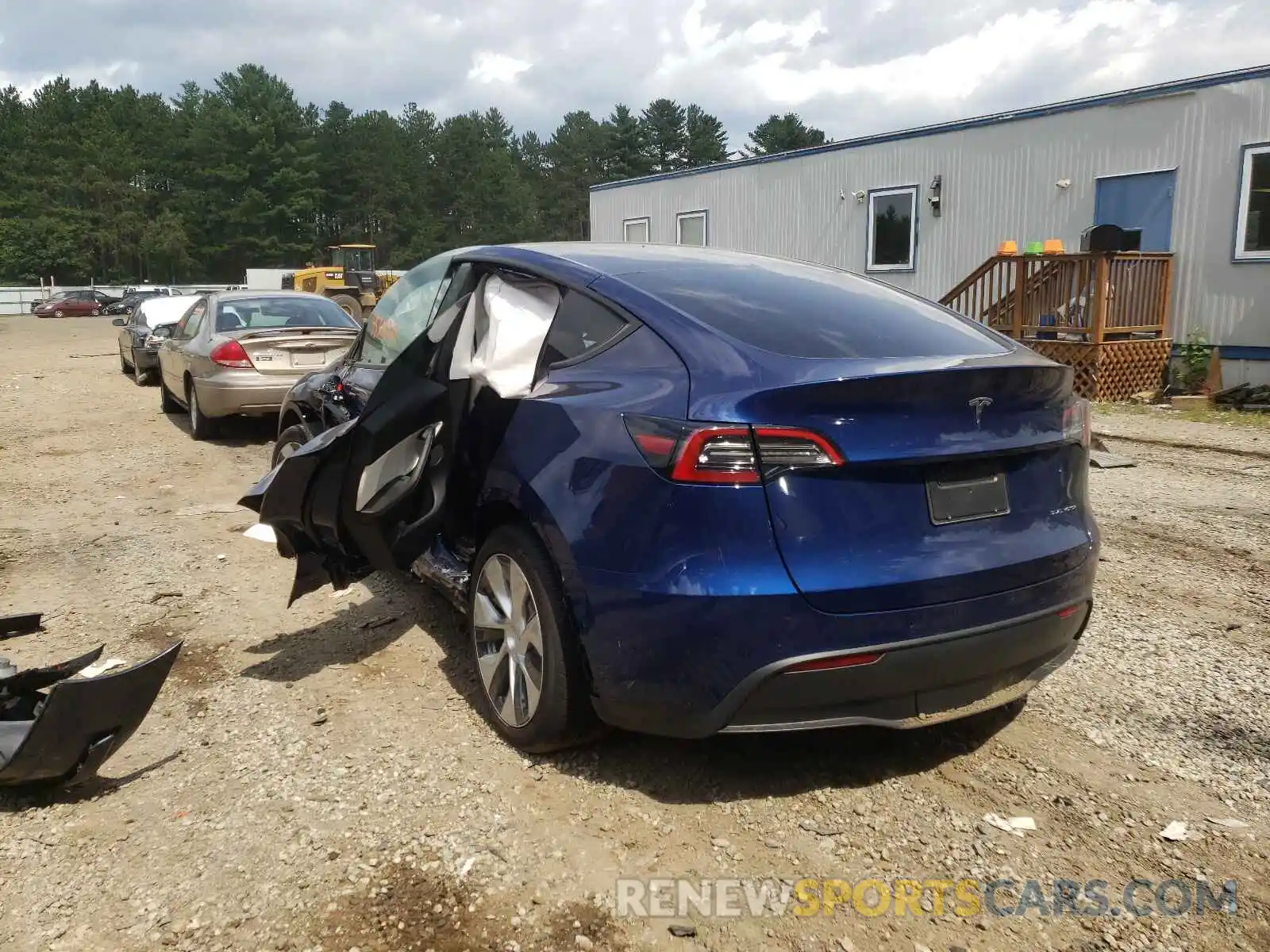 3 Photograph of a damaged car 5YJYGDEE4MF195425 TESLA MODEL Y 2021