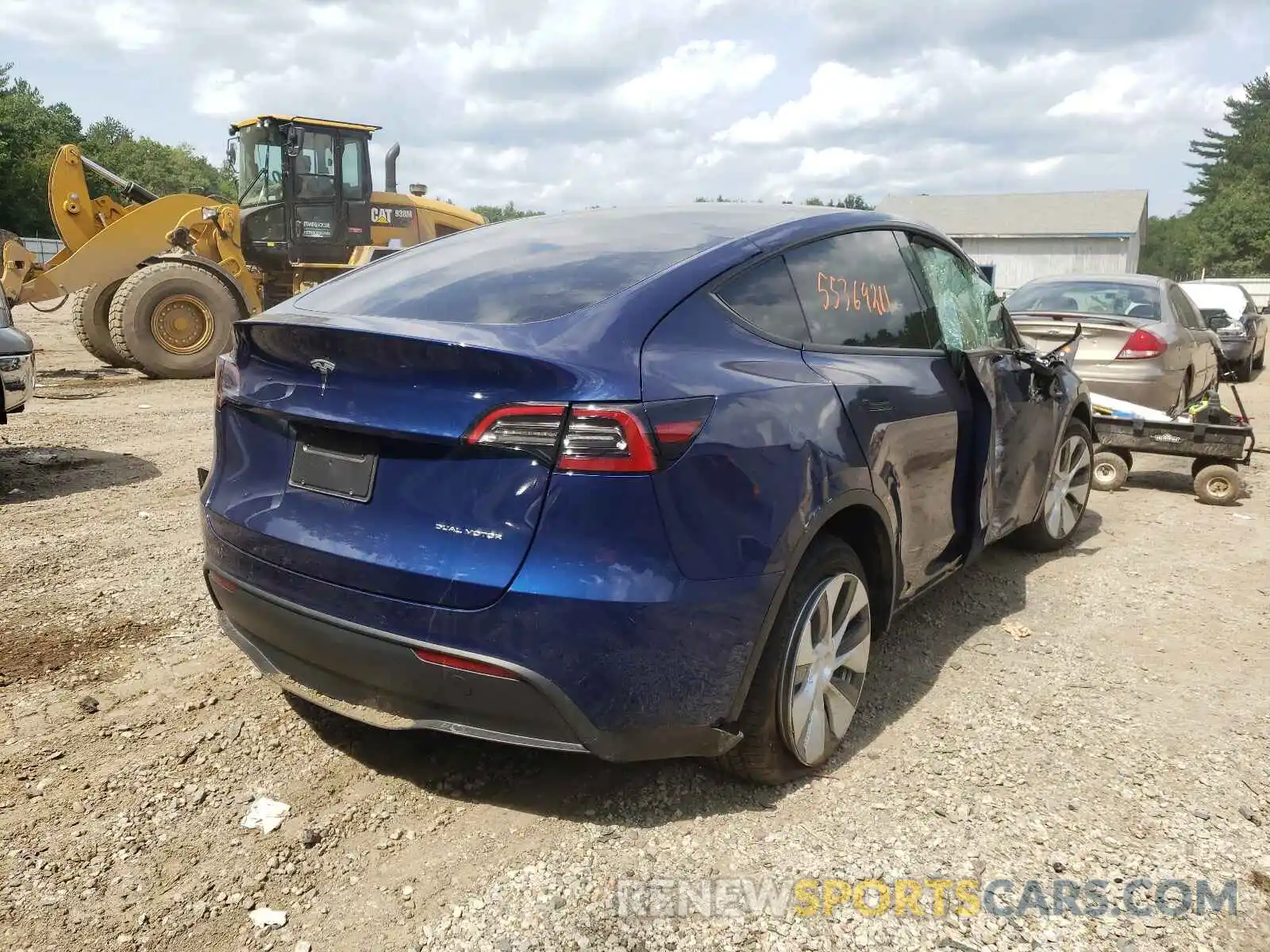 4 Photograph of a damaged car 5YJYGDEE4MF195425 TESLA MODEL Y 2021