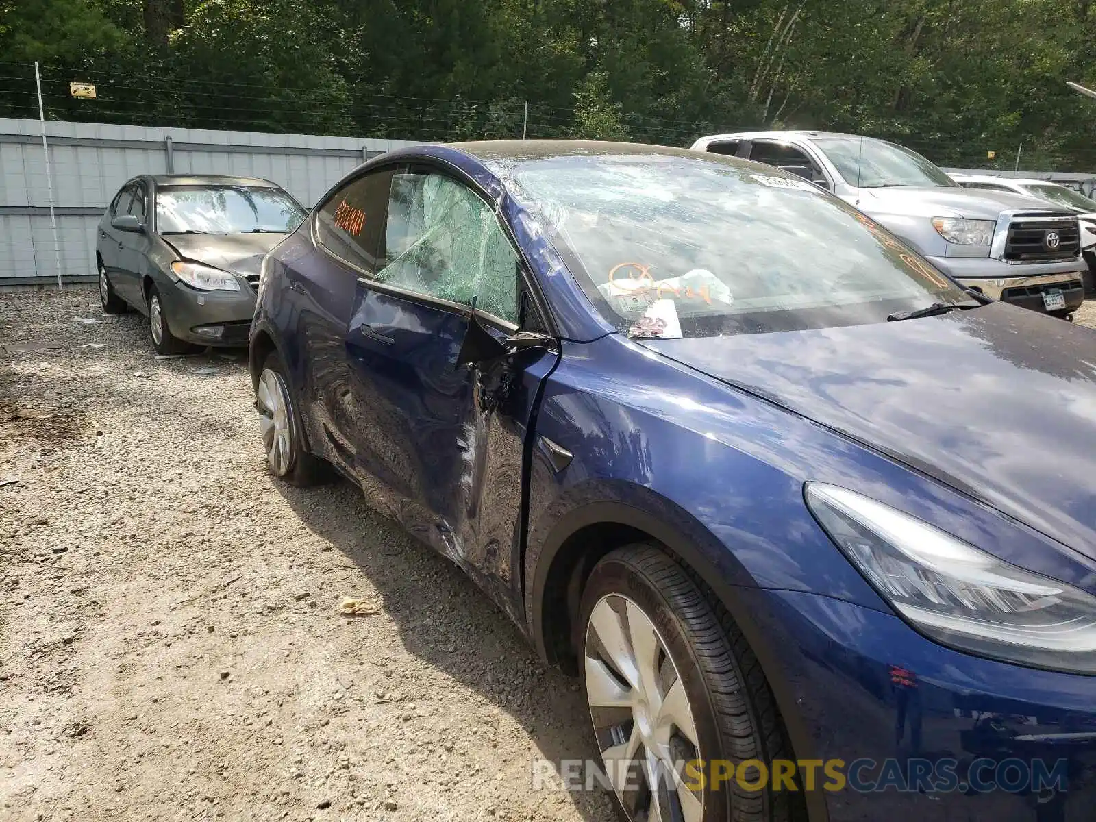 9 Photograph of a damaged car 5YJYGDEE4MF195425 TESLA MODEL Y 2021