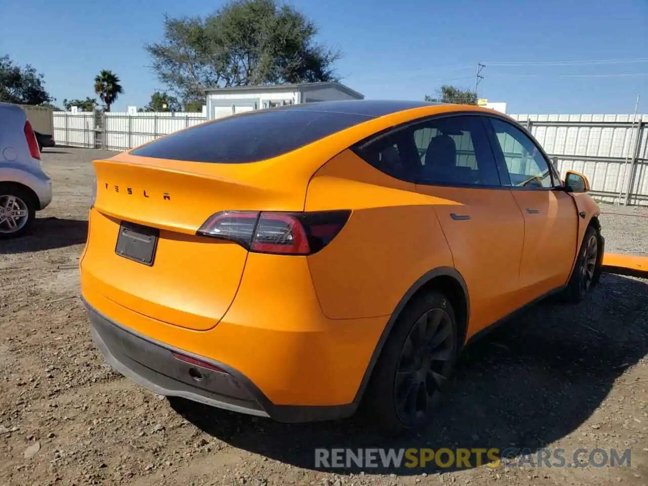 4 Photograph of a damaged car 5YJYGDEE4MF210179 TESLA MODEL Y 2021