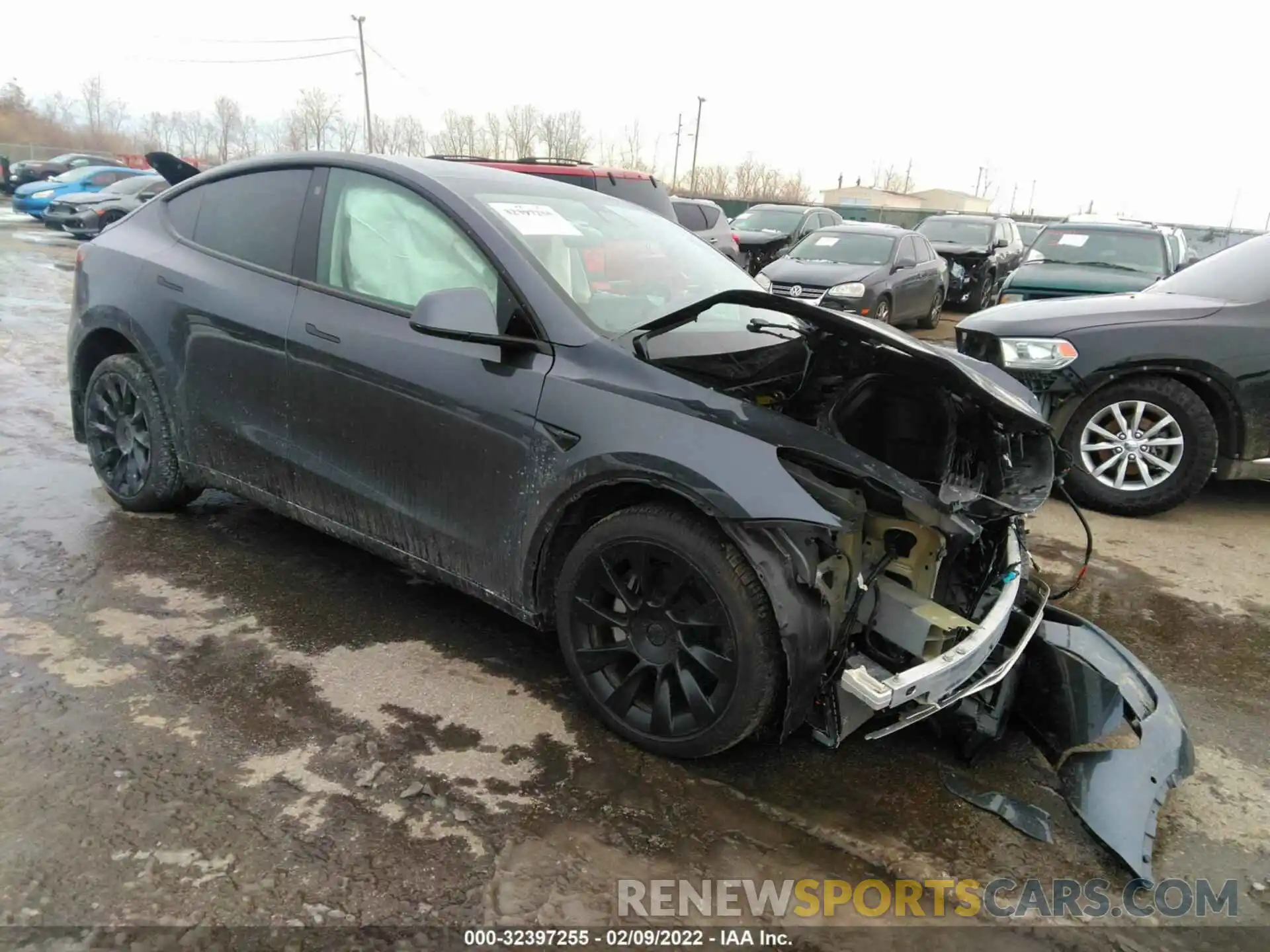 1 Photograph of a damaged car 5YJYGDEE4MF211185 TESLA MODEL Y 2021