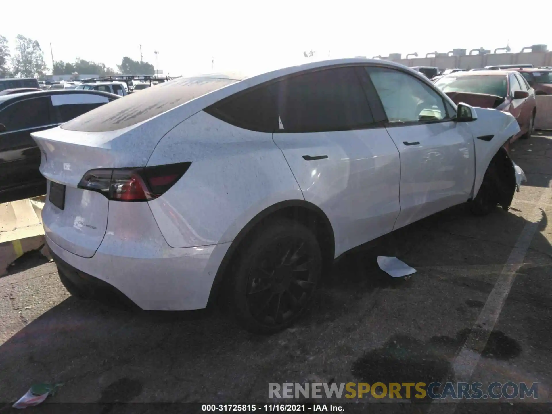 4 Photograph of a damaged car 5YJYGDEE4MF213793 TESLA MODEL Y 2021