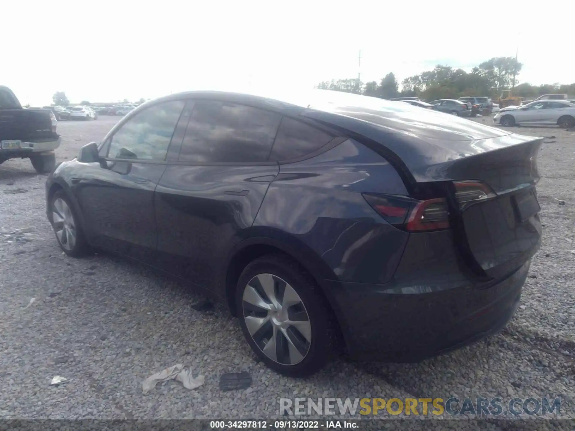 3 Photograph of a damaged car 5YJYGDEE4MF224549 TESLA MODEL Y 2021