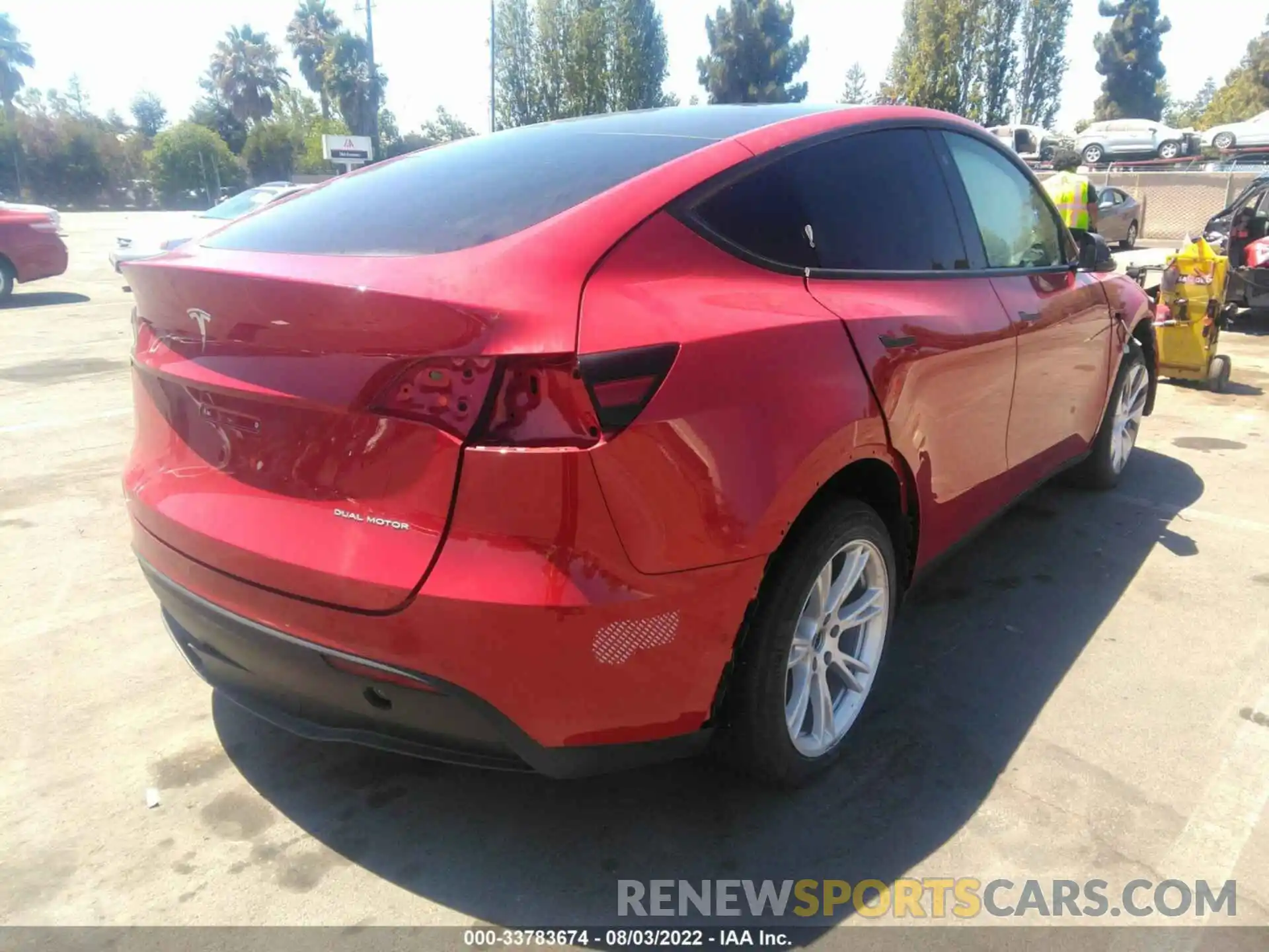 4 Photograph of a damaged car 5YJYGDEE4MF239469 TESLA MODEL Y 2021